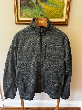 Patagonia Blue and Gray Patterned Fleece Jacket